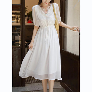 法式V领白色蕾丝连衣裙女夏季新款收腰显瘦真丝桑蚕丝飘逸中长裙