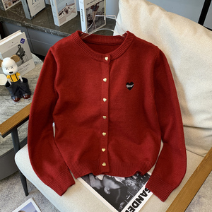 春秋季女毛衣开衫短款外套刺绣爱心针织衫小个子红色夹克休闲宽松