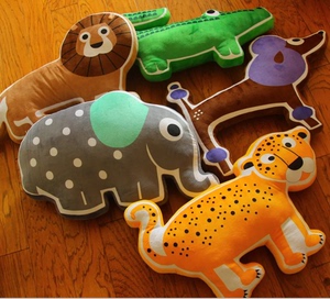 创意大象卡通动物造型儿童抱枕沙发学生午休靠垫靠枕毛绒午睡枕头