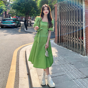 夏季女装法式绿色质感高级感温柔风气质洋气显瘦连衣裙子小众设计