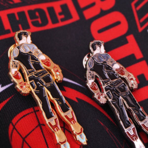 现货 钢铁侠背影 漫威复仇者联盟金属徽章电影周边胸针ironmanpin