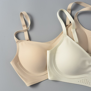 素肌棉果冻条内衣白色背心式小胸无痕聚拢显大上托防下垂v领文胸