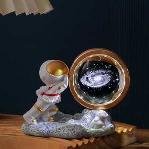 宇航员水晶球小夜灯桌面摆件生日礼物男生男朋友儿童太空人氛围灯