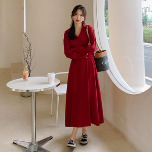 红色长袖连衣裙女春秋季2024新款法式气质减龄收腰显瘦衬衫长裙子