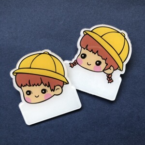 2023年新款幼儿园小学卡通胸牌宝宝姓名牌亚克力安全别针入学佩戴