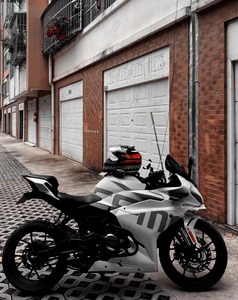 春风250sr趴赛机车铃木gsx250街车川崎ninja400忍者地平线摩托车