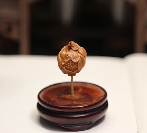 橄榄核雕孙建忠