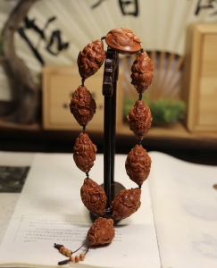 精品收藏非遗核雕 孙建忠正高(研究级) 骑兽童子财神 2.4老油核