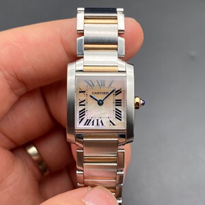 卡地亚坦克系列石英女表18k间玫瑰金粉色贝母盘个性精致优雅手表