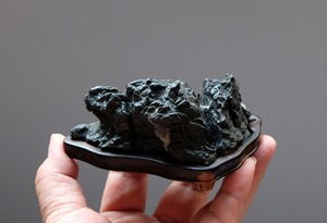 灵璧石精品小摆件 灵璧天然原石 莲花磬石 灵壁石 苏工红酸枝底座