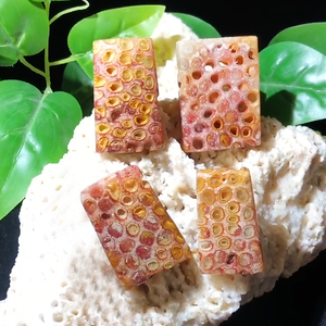 姿依然珊瑚玉无事牌彩色晶洞共生吊坠手镯雕刻件手串圆珠戒指直播