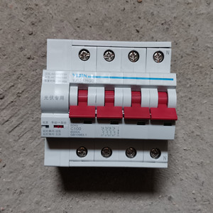 三相四线自动重合开关