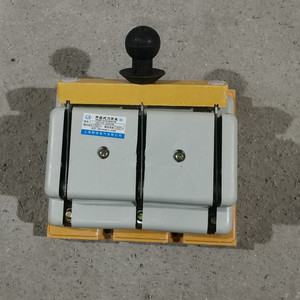柳信闸刀刀开关单头三相电三线四线单投100a200a400a600a隔离拉闸