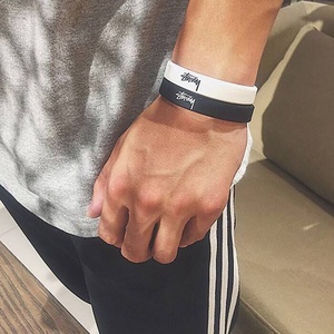 supreme黑白一对潮牌硅胶手环套装手链男女学生饰品手饰潮流时尚