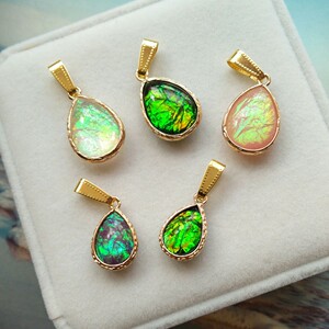 复古压制合成斑彩石项链吊坠彩虹水晶七彩宝石彩欧泊男女饰品