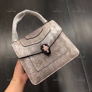 宝格丽蛇皮包