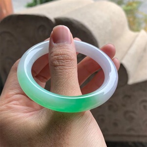 传奇红楼 圆条53 冰糯种阳绿种色翡翠手镯 阳绿玉手镯