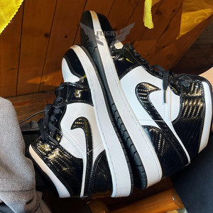 耐克air jordan 1 aj1女鞋大童漆皮黑白熊猫小黑金男鞋中帮篮球鞋