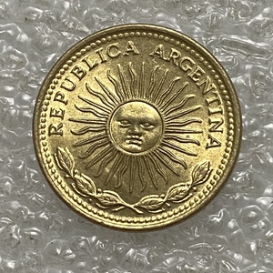 8013人付款淘宝太阳神幸运之子 阿根廷2比索硬币 直径24mm双色币 年份