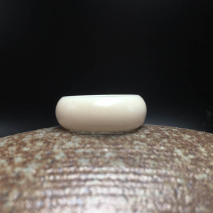 猛犸象牙戒指男女款素面尾戒指环天然冰料个性简约时尚饰品礼物