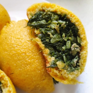 北京董记粗粮荠菜团子茴香萝卜香菇贴饼子玉米面馅足咸香清爽可口