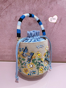 泰国代购 lyn around 刺绣 花朵 蝴蝶 浪漫夏日 水桶包 斜挎包