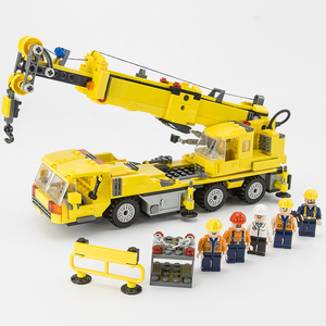 城市工程起重机大型吊车兼容乐高重型卡车运输拖车小颗粒拼装积木