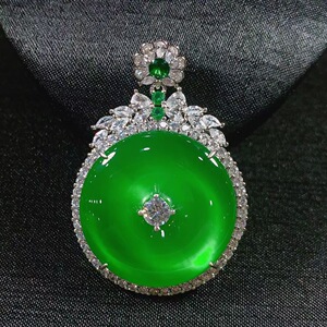 玉髓吊坠绿色冰种