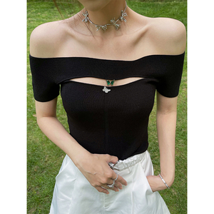 diana vevina 官方直发 蝴蝶装饰开胸短袖毛衣女夏季性感露肩上衣