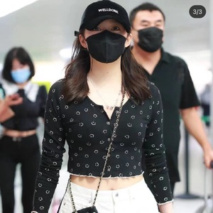 韩国品牌Minjiena长袖修身黑色笑脸开衫短款上衣女杨颖baby同款