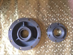 连云港农机配件旋耕机140一180型号变速箱配件中心轴两边大小压盖