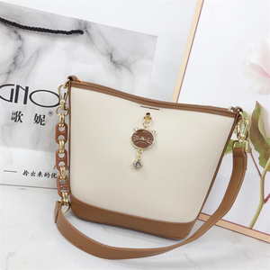 曼歌妮女包品牌正品2022新款米白手提单肩斜跨包318-10015 10016