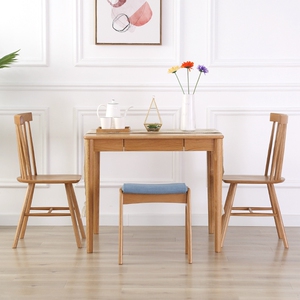 实木带抽屉餐桌