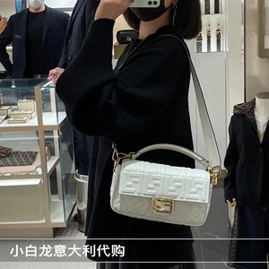 小白龙代购 FENDI/芬迪法棍baguette女包 FF压纹甜美单肩斜挎包