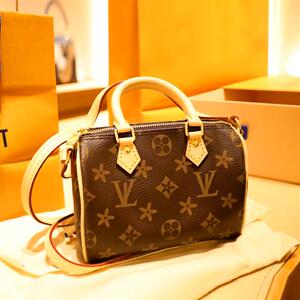 buyugɡlv新款女包香港代购老花单肩斜挎手提枕头包真皮波士顿包