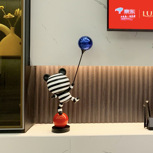 现代简约网红熊摆件客厅电视柜玄关卡通气球杂技熊落地雕塑装饰品