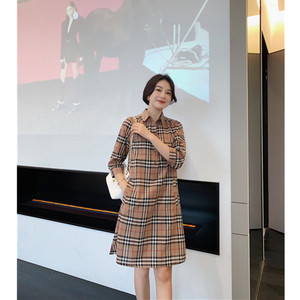 代购2021春秋新款巴宝莉纯色通勤时尚休闲气质显瘦经典英伦连衣裙