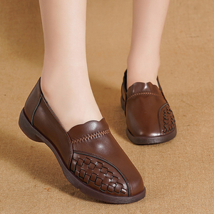 牛筋底真皮妈妈鞋软底软面舒适女鞋软皮鞋2022年春秋款中老年单鞋