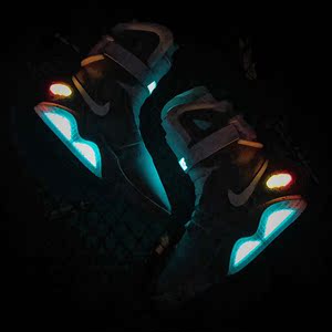 nike air mag回到未来back to the future自动系鞋带 充电发光鞋