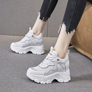 老爹鞋女漫步佳人