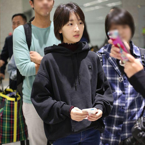 周冬雨佟丽娅明星同款卫衣女2022新款秋冬宽松连帽小个子早春外套