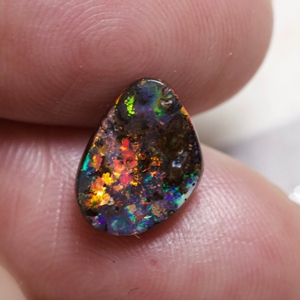 七彩铁欧泊天然澳大利亚砾石澳宝石欧珀裸石实拍一图一物真品