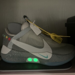 nike篮球鞋adapt bb1.0回到未来自动系带蓝牙无线充电全新 ao2582