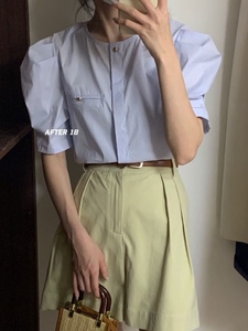 夏季新款韩系气质圆领上衣复古金扣简约通勤竖条纹泡泡短袖衬衫女