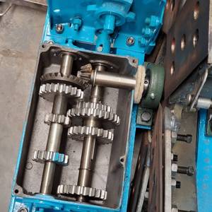 高喷铡草机,2.5吨变速箱配件