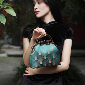 旗袍搭配的包包