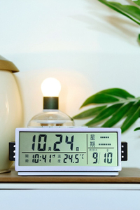 LED屏万年历挂钟创意时尚电子石英钟表客厅卧室机芯时钟现代家用