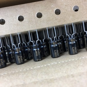 elna伊娜金字音频发烧电解电容100uf25v rfo 85℃ 6.3×11mm 单只