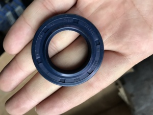 北奔方向机油封27*38*7 北方奔驰 北奔修理包,j6trw转向器油封