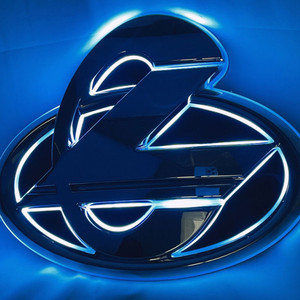 东风柳汽乘龙h5 h7发光车标led灯标驾驶室车头带灯圆标志logo装饰